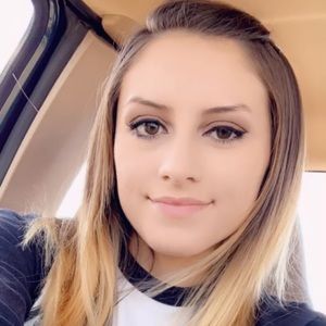 Meet your Posher, Clarissa